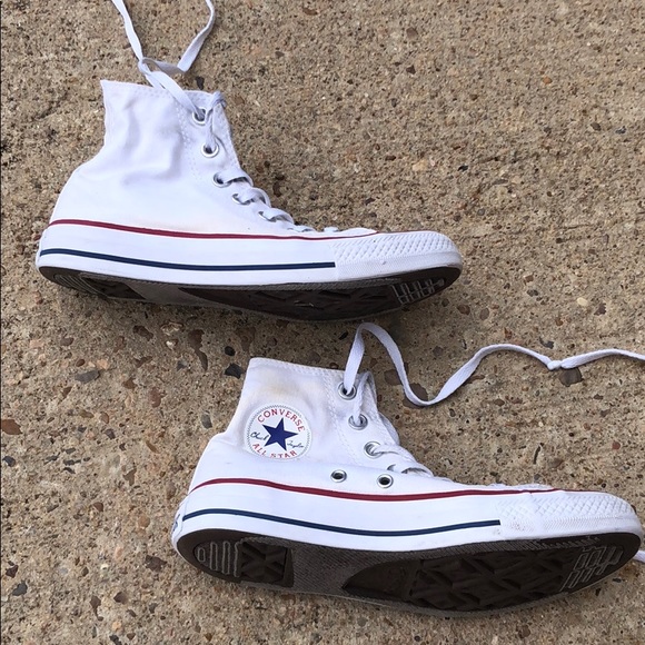 **SOLD ON M E R C A R I** white converse high tops - Picture 2 of 5